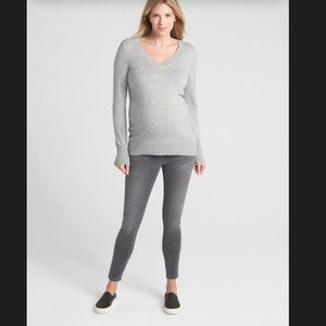 NWT GAP Maternity Soft Skinny Jean 28,29,30 SHORT